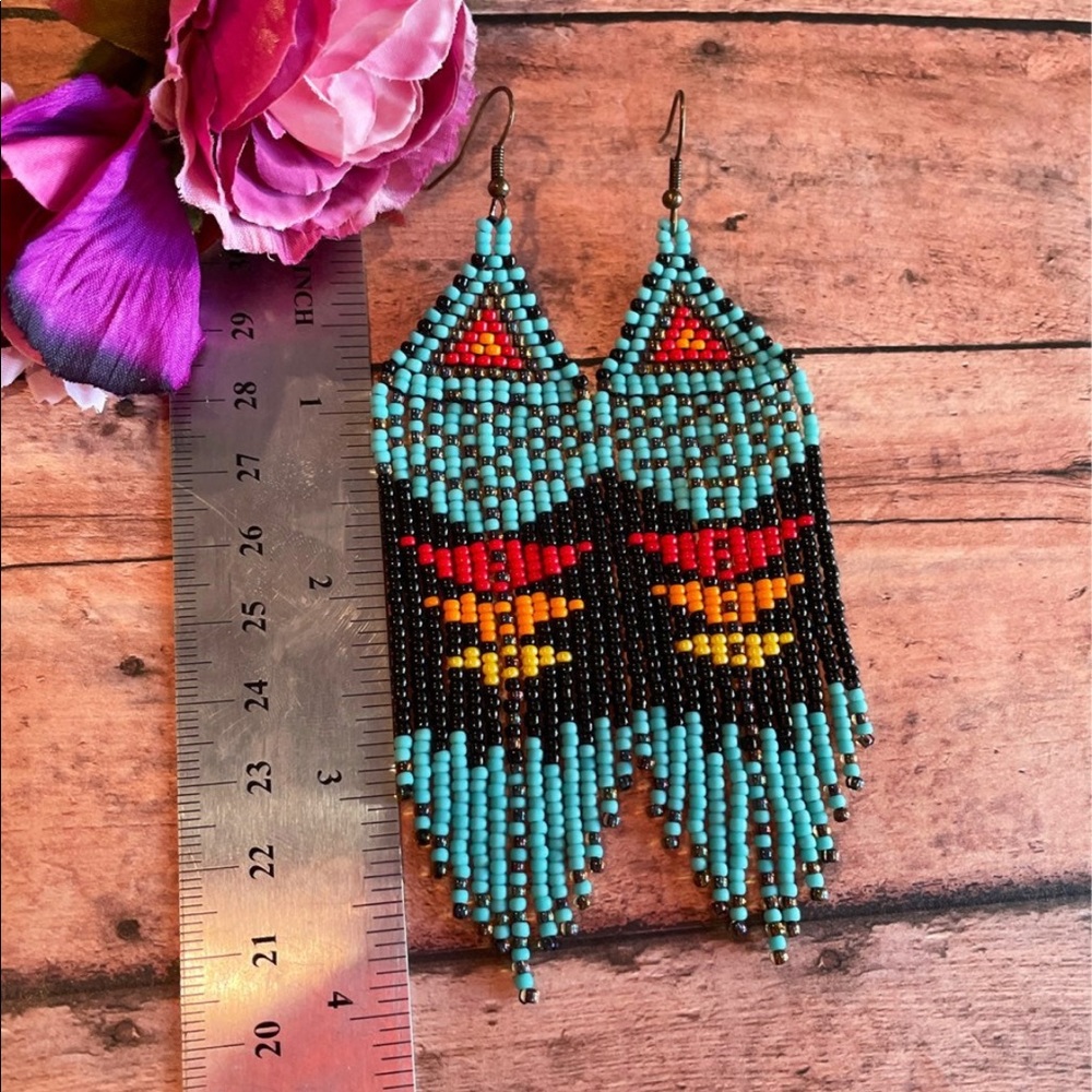 Turquoise beaded earring - Picture 5 of 5